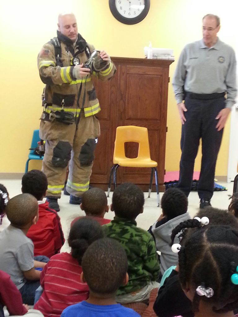community helpers firefighter 2014